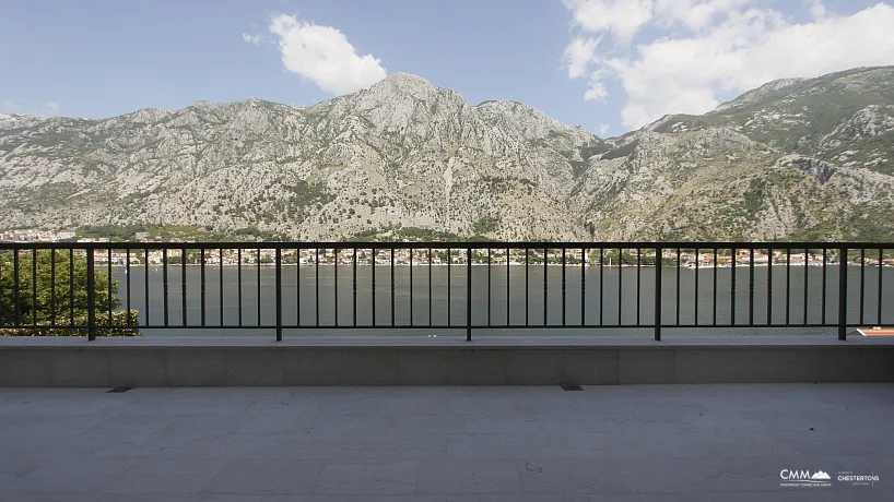 Neues Haus am Meer in Muo Kotor