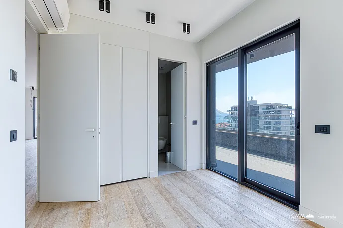 Dreizimmerwohnung in Budva mit herrlichem Blick