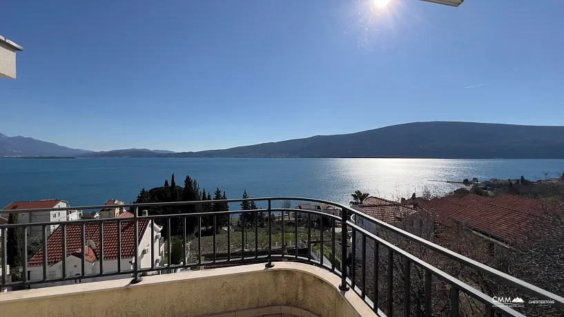 Wohnung zum Verkauf in Herceg Novi mit Meerblick