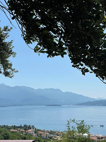 Steinhaus mit Meerblick