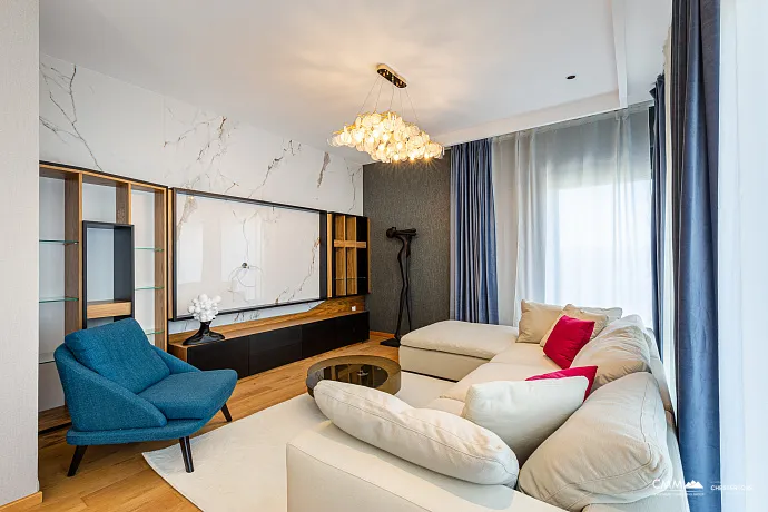 Penthouse in einem Neubau in Becici in der Nähe des Meeres