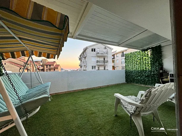 Apartment mit einem Schlafzimmer, großer Terrasse und eigenem Parkplatz in einem ruhigen Teil von Budva