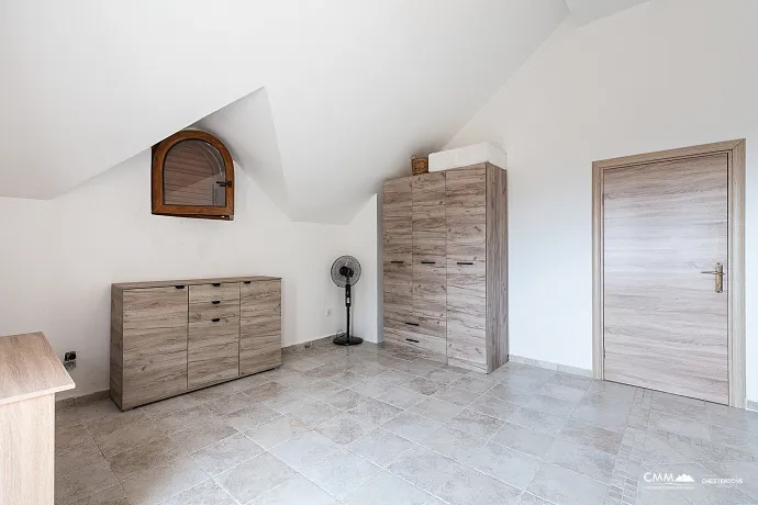 Geräumiges 3-stöckiges Haus mit Meerblick in Blizikuce