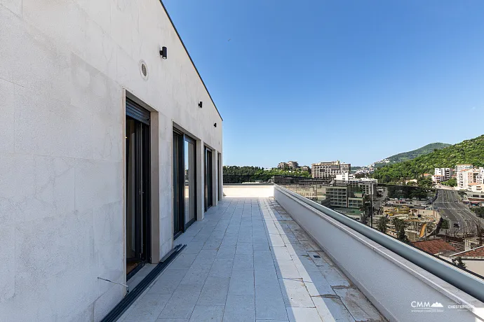 Penthouse in einem Neubau in Becici in der Nähe des Meeres