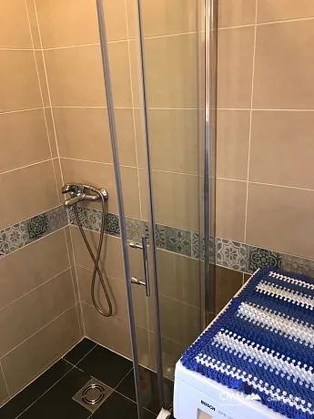 Ein wunderschönes Anwesen mit zwei Häusern im Tal des Flusses Zeta
