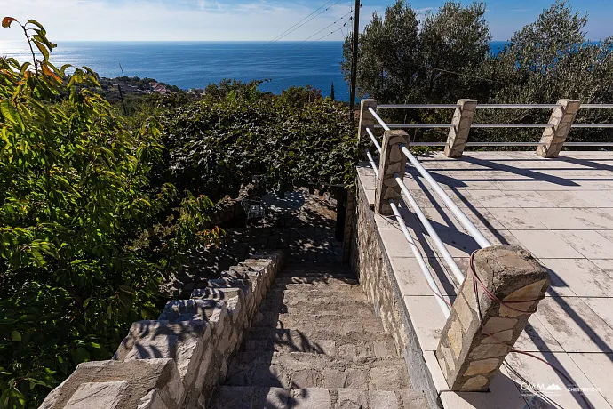 Charmantes Steinhaus mit Meerblick in der Nähe von Sveti Stefan