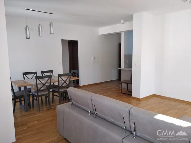 Wohnung im Zentrum in einem neuen Haus mit zwei Schlafzimmern in Budva nahe dem Meer