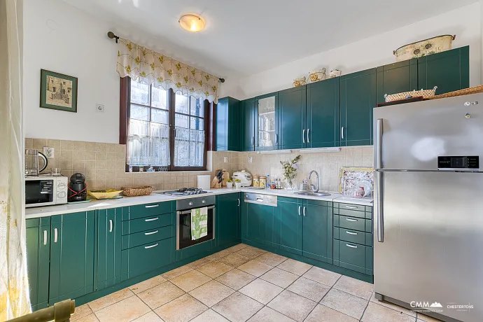 Prächtige Villa mit Kamin in erster Reihe mit Blick auf die Bucht von Kotor