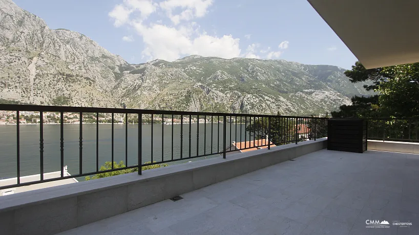 Neues Haus am Meer in Muo Kotor