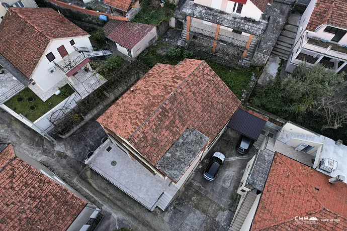 ZU VERKAUFEN: HAUS 270 m² – EINZIGARTIGE GELEGENHEIT IN PRČANJ!