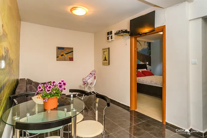 Apartment in Rafailovici mit einem Schlafzimmer