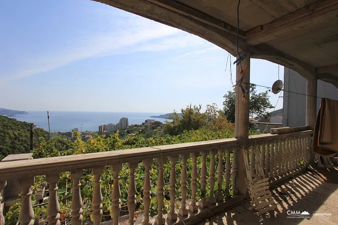 Zweistöckiges Haus mit Meerblick in Main