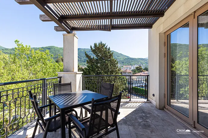 Luxuriöse Ein-Zimmer-Wohnung mit Meerblick in Porto Montenegro