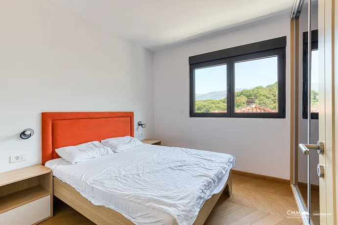 Dreizimmerwohnung in Wohnanlage mit Pool, Blizikuće