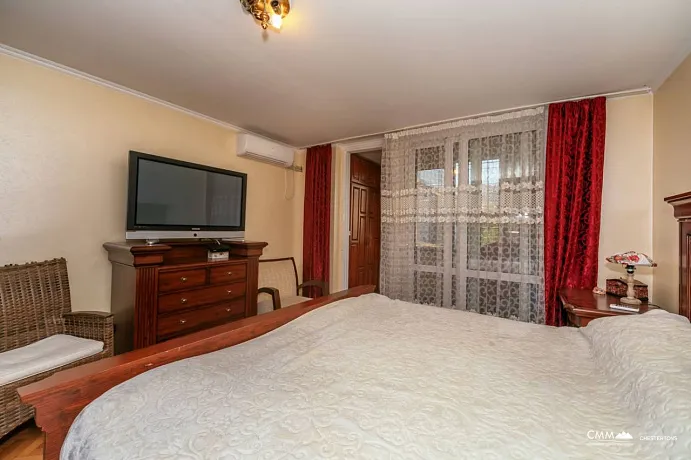 Fünf-Zimmer-Maisonette in Bar in der Nähe des Meeres