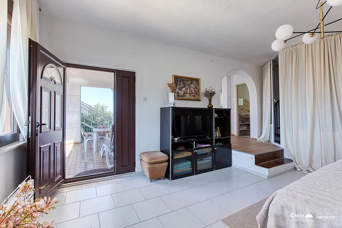 Haus in Dobra Voda mit Panoramablick auf das Meer
