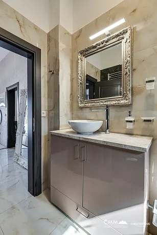 Zweistöckiges geräumiges Haus in Sutomore