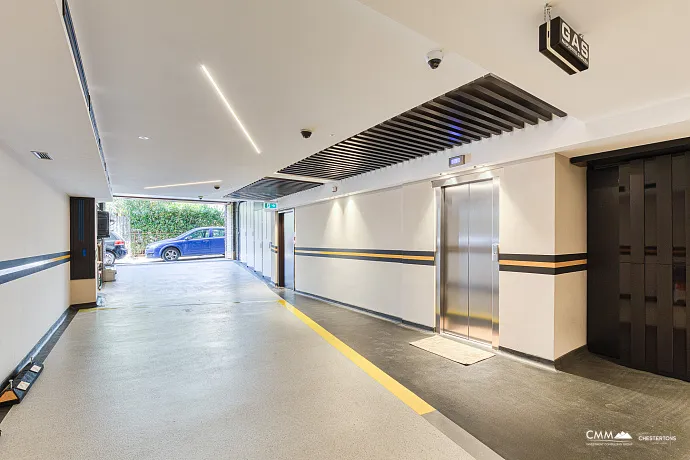 Eine elegante Zwei-Zimmer-Wohnung mit exklusivem Design im Herzen von Budva.