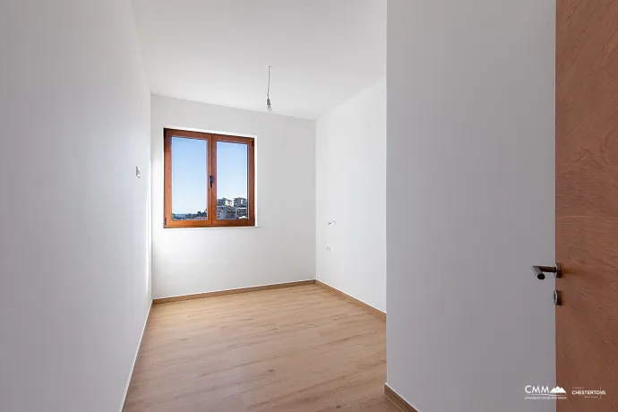 Helle Wohnung mit Meerblick in Budva