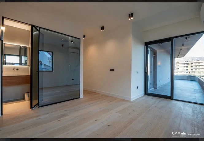 Dreizimmerwohnung in Budva mit herrlichem Blick