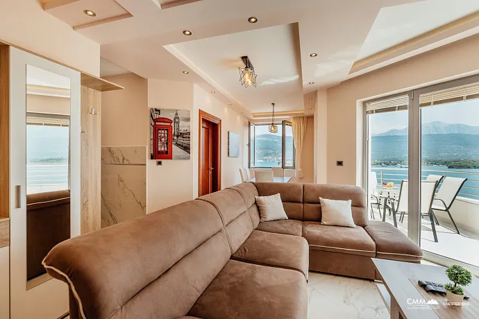 Zweizimmerwohnung mit Meerblick, 60 m vom Strand entfernt – Tivat