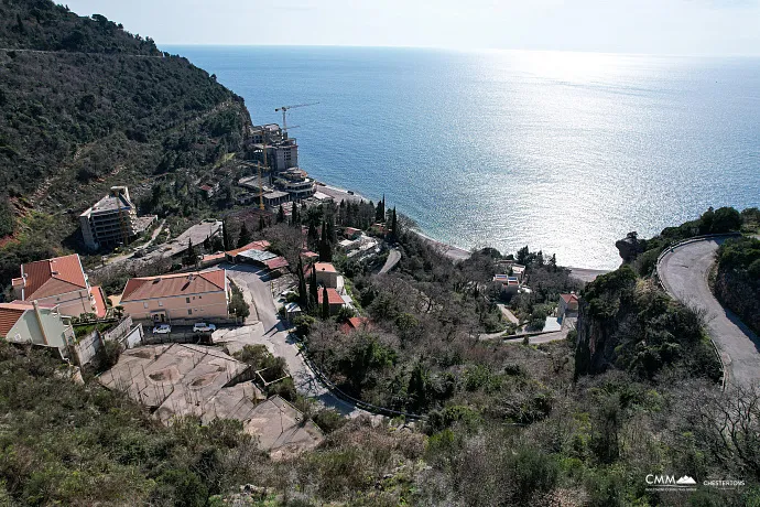 Grundstück 1580 m2 mit Projekt für ein Aparthotel in Rezevici