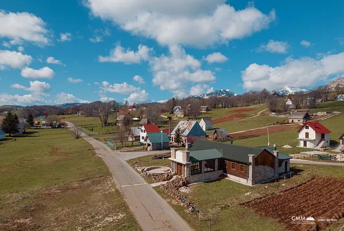 Zu verkaufen oder zu vermieten — Neues Restaurant in Žabljak