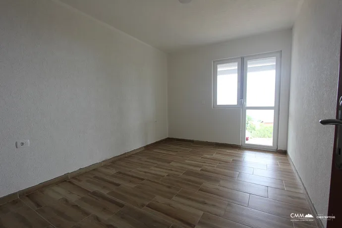 Haus in Bjelisi auf zwei Etagen mit großem Garten