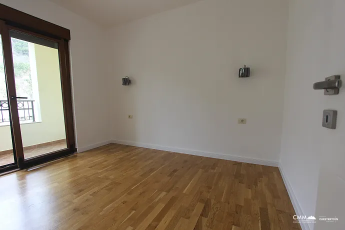 Wohnung in einem neuen Haus in Budva