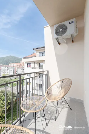 Sonnige Einzimmerwohnung mit 42 m² in Budva, nahe dem Meer.