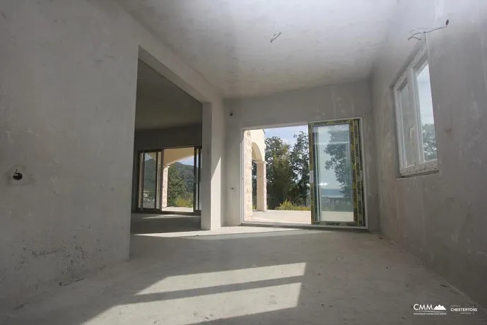 Zweistöckiges Haus mit Meer- und Bergblick in der Gegend der Stadt Herceg Novi