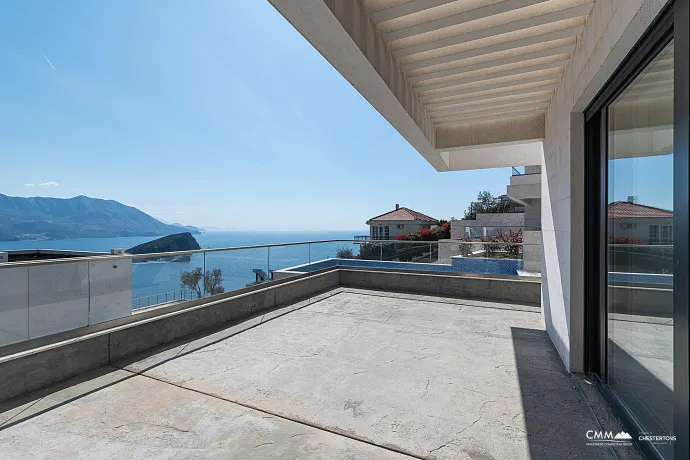 Luxuriöse Neubauvilla mit Panoramablick auf das Meer und die Altstadt von Budva