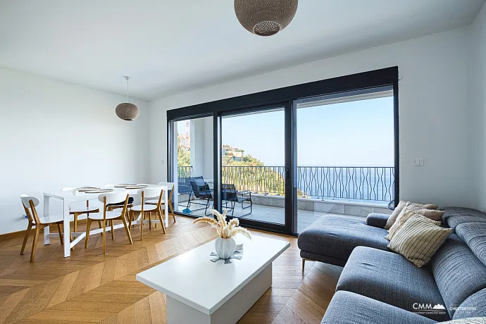 Dreizimmerwohnung in Wohnanlage mit Pool, Blizikuće