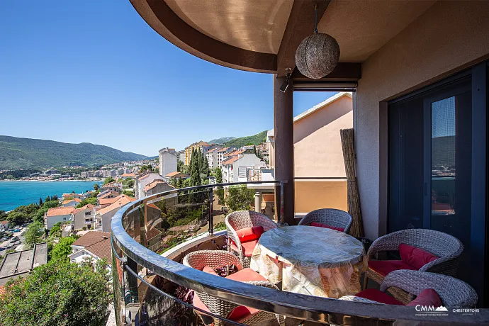 Ausgezeichnete Villa im Zentrum von Herceg Novi