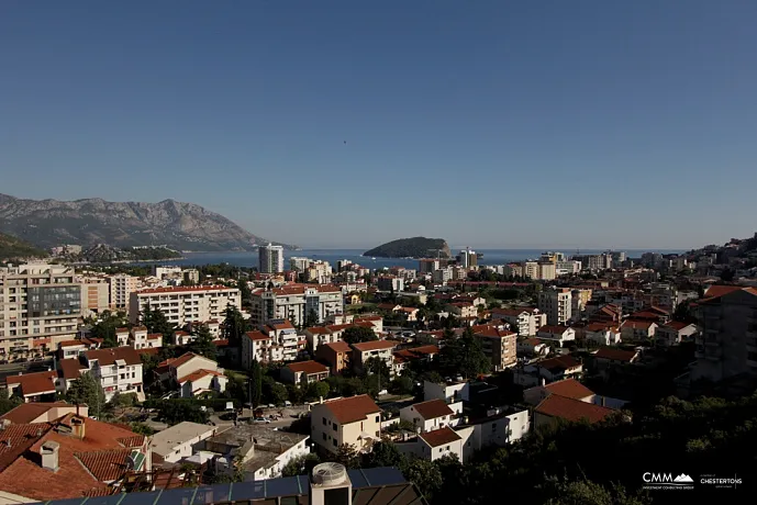 Helle Wohnung in Budva