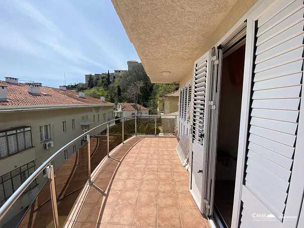 Haus nur 50 Meter vom Meer entfernt in Ulcinj