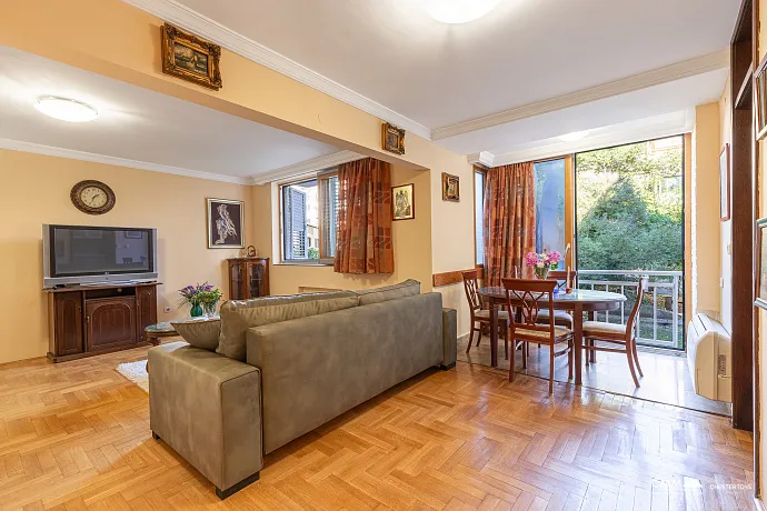 Geräumige Wohnung im Herzen von Budva — in der Nähe der Altstadt und des Strandes