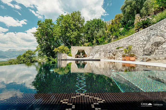 Elegantes Steinhaus mit Meerblick in der Nähe von Sveti Stefan