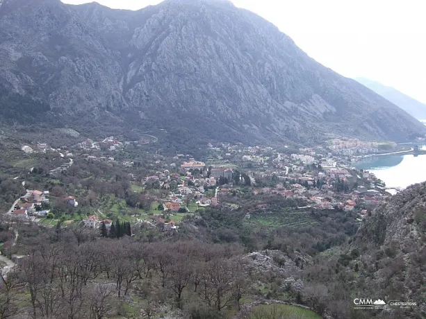 Grundstück an der Riviera von Kotor