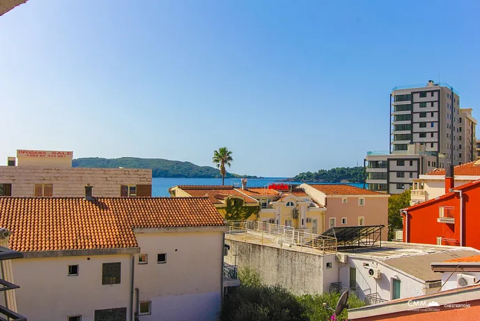 Atemberaubende Wohnung direkt am Meer in Rafailovici