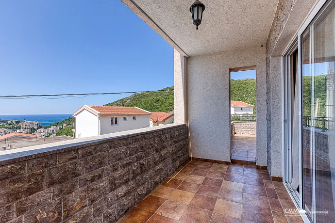 Villa mit Meerblick in Becici