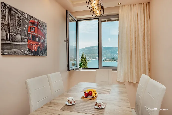 Zweizimmerwohnung mit Meerblick, 60 m vom Strand entfernt – Tivat