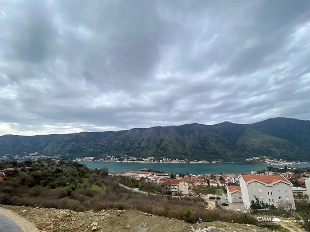 Einzimmerwohnung mit Panoramablick auf das Meer