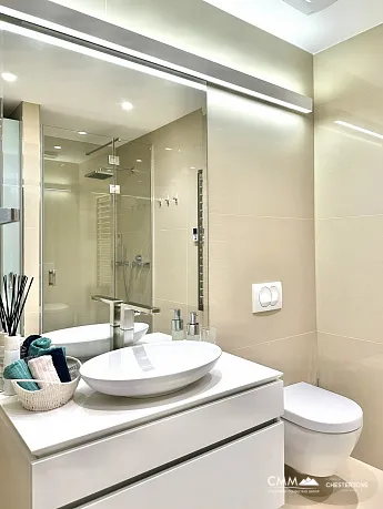 Luxuriöse Wohnung in Budva mit Meerblick