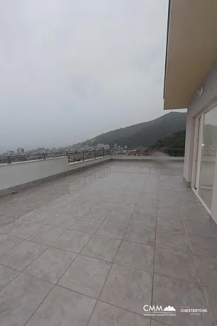 Wohnung mit Meerblick in Budva