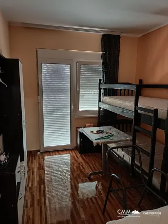 Zweistöckiges Haus mit 6 Schlafzimmern in Misici