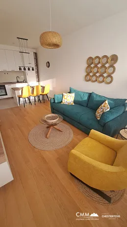 Möblierte Ein-Zimmer-Wohnung mit Meerblick und Garage – Bečići