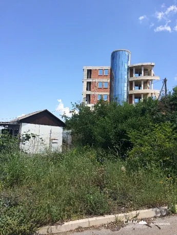 Grundstück mit kleinem Haus in Dobre Vode