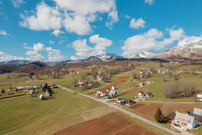 Zu verkaufen oder zu vermieten — Neues Restaurant in Žabljak