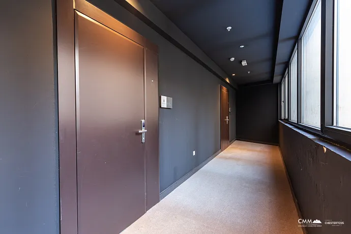 Luxuriös ausgestattete Wohnung in Bečići zu verkaufen – eine Gelegenheit, die man nicht verpassen sollte.